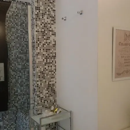 Excellence, Free Parking, 3 Minutes Walking From Sassi מטרה